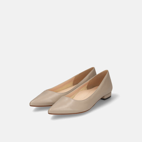 ラストワン2025AW：iCoN COLORS：ポインテッドトゥ スムース フラットシューズ（C20143）グレージュ/mamian（マミアン）