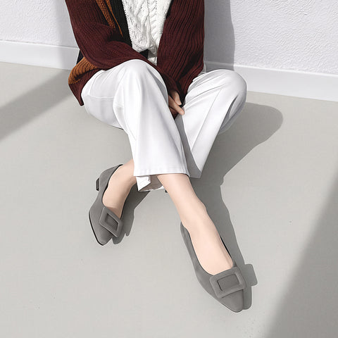 2025AW：スクエアバックル フラットシューズ（m18001）チャコールS/mamian（マミアン）