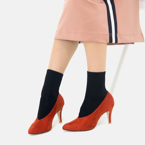 ラストワン50%OFF：Vカットポインテッドトゥミドルヒールブーティ（763aw1-ag）テラコッタスエード/mamian（マミアン）