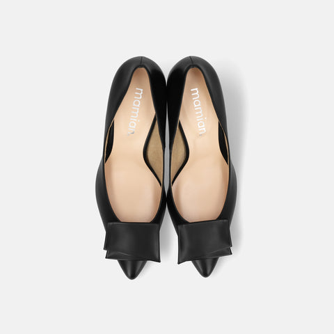 予約：2026SS：リボン付き ポインテッドトゥパンプス（m72027）ブラック