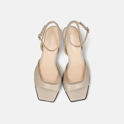 30%OFF：2025SS：ワイドスクエアトゥ サンダル（m50013）グレージュ/mamian（マミアン）